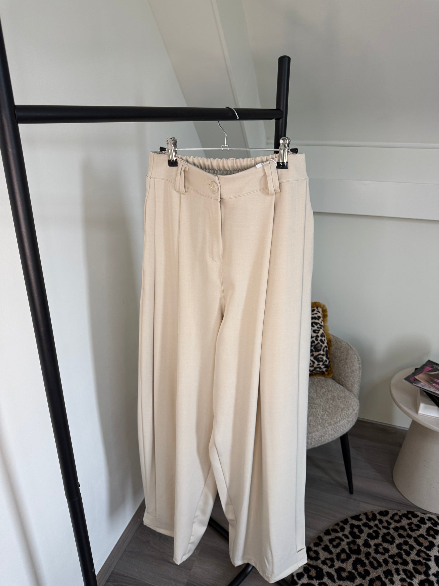 Ambika Pak Beige