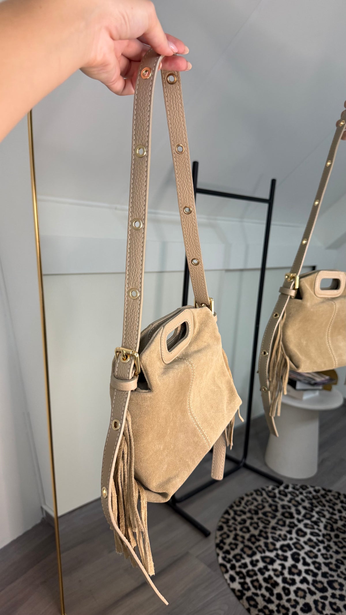 Franjes schoudertas beige suede