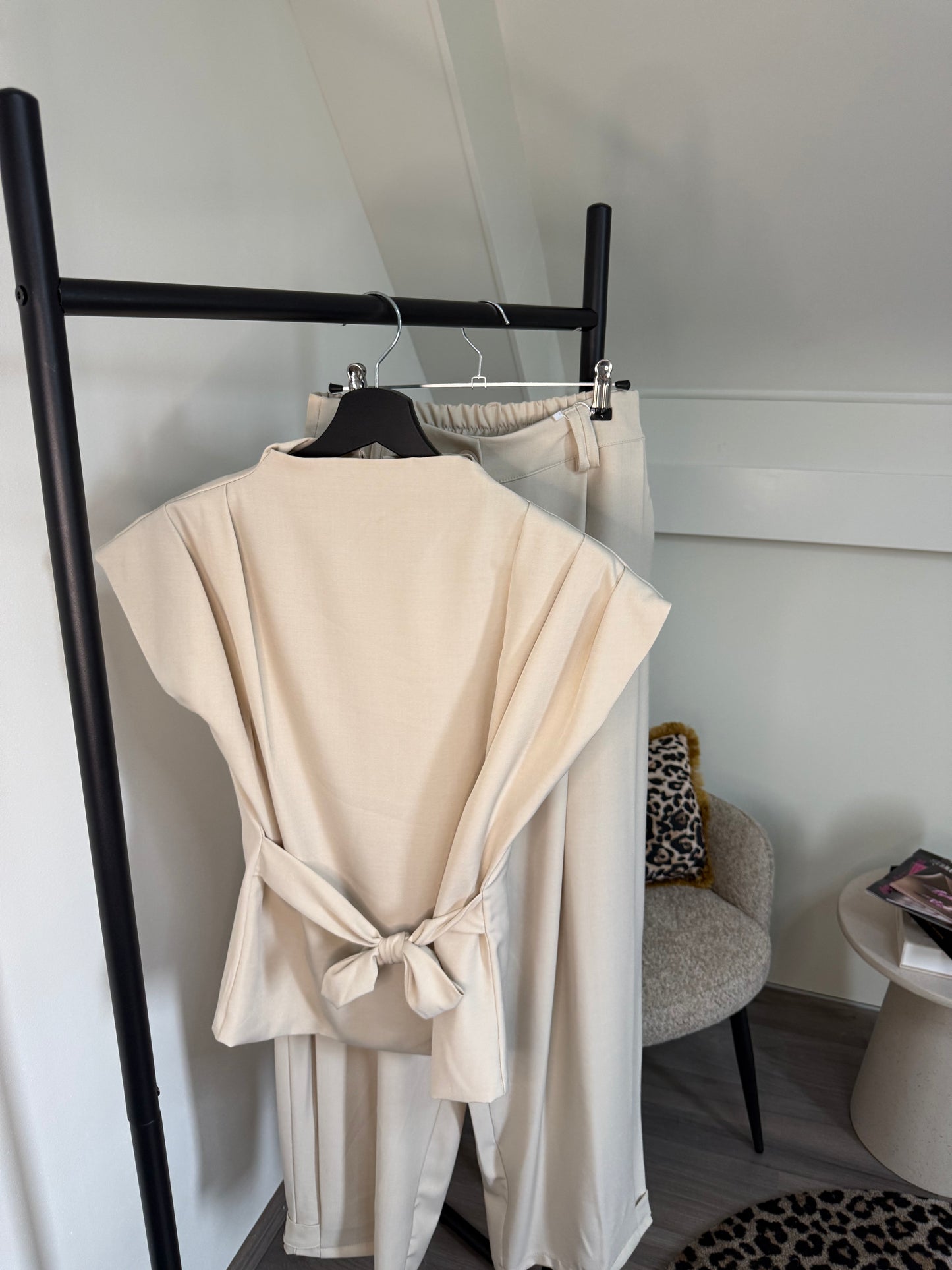 Ambika Pak Beige